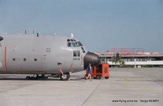 CH-12 devant l’aéroport