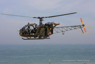 Alouette II au dessus de la mer