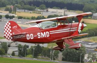 Pitts S-2B Special en vol au dessus de Suarlée