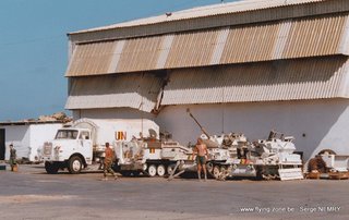 véhicules en réparation au port